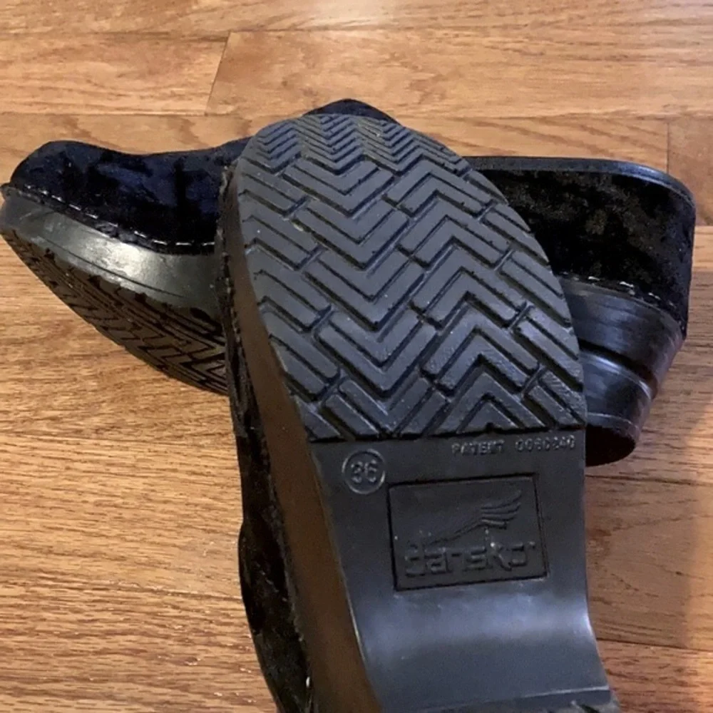 Dansko Black Crushed Velvet Nursing Clogs Size 36_9